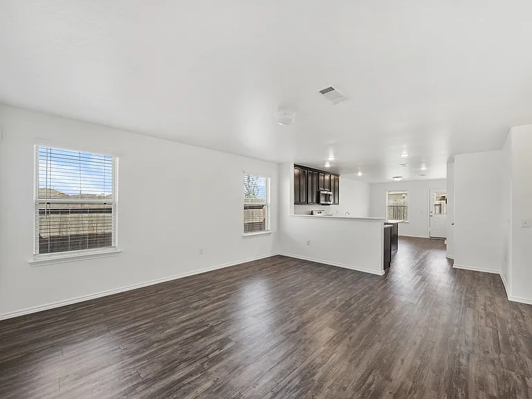 2611 Lapwing Dr — Photo 3