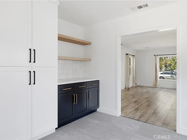 2311 Valencia St — Photo 12