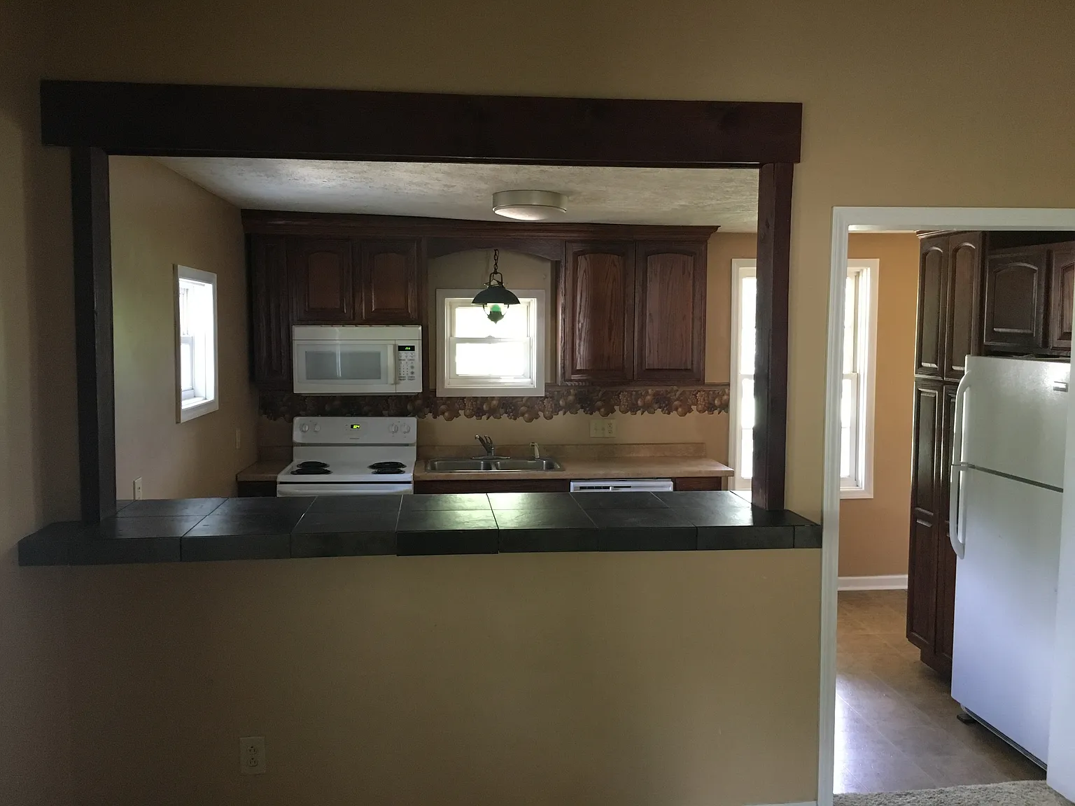 3 bed, 1300 sqft, $1,525 — Photo 3