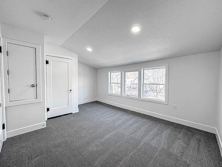 2630 Madison Ave #2 — Photo 15