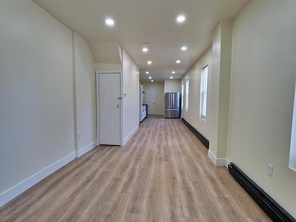 5th image of 100 Neversink St