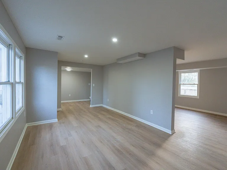 7712 N Spring Ln — Photo 5