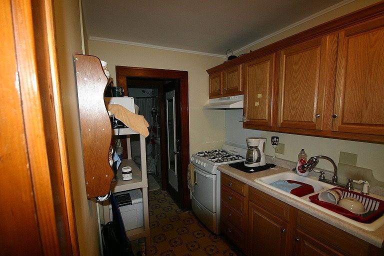 2nd image of 203 E 14th St