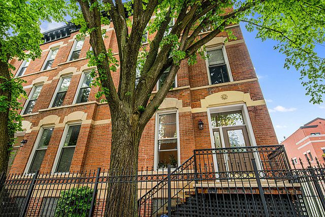 1st image of 448 W Armitage Ave #1