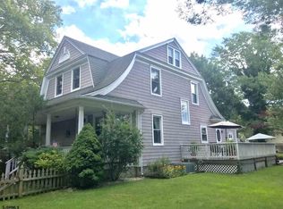 5 Hemlock Dr, Linwood, NJ 08221