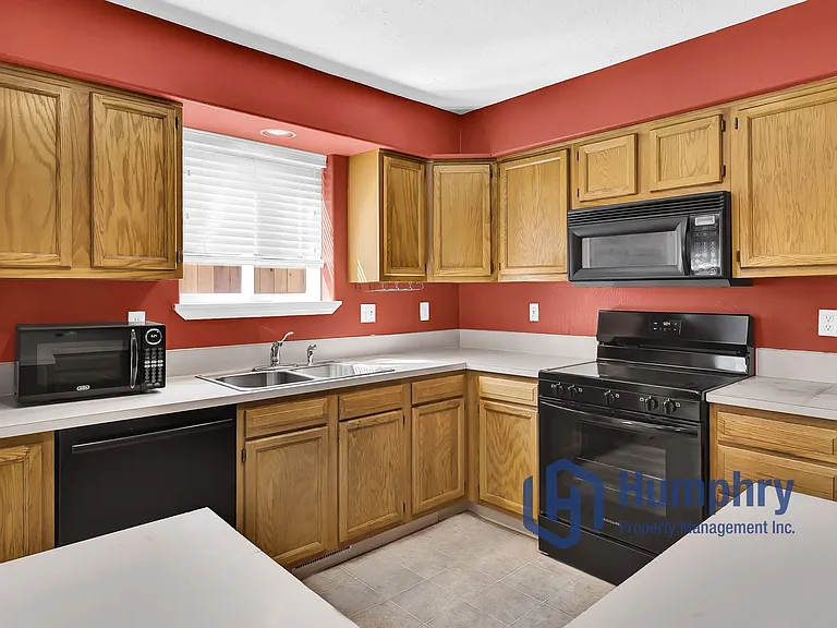 157 W Rockford St — Photo 15