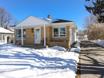 2046 N 119th St, Wauwatosa, WI, 53226