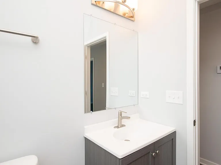 1813 W Cermak Rd #3 — Photo 14