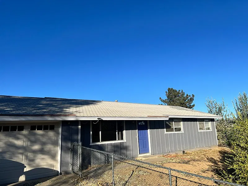 3 bed, 1008 sqft, $1,850 — Photo 2