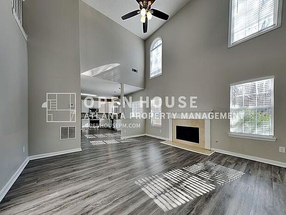 3rd image of 864 Ashton Oak Cir