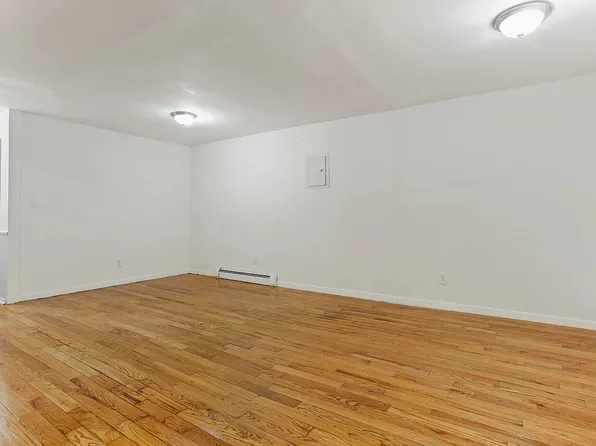 27 Pulaski Street image 9 of 13