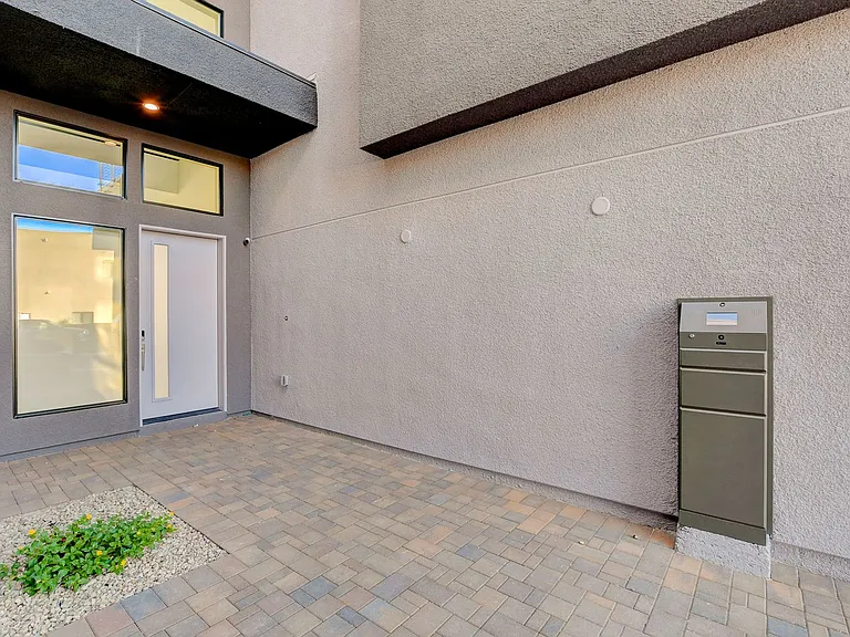 5289 Feathertop Dr — Photo 4