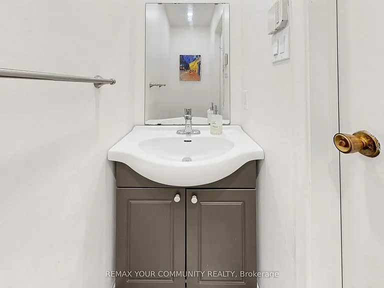 63 Patrice Cres #UPPER — Photo 18