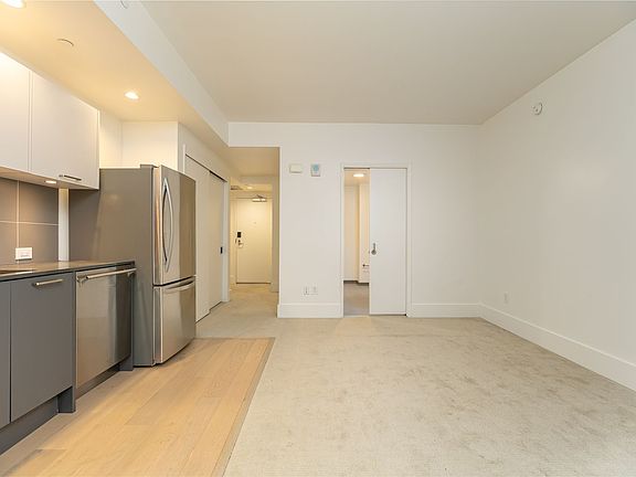 5th image of 1075 Market St #205