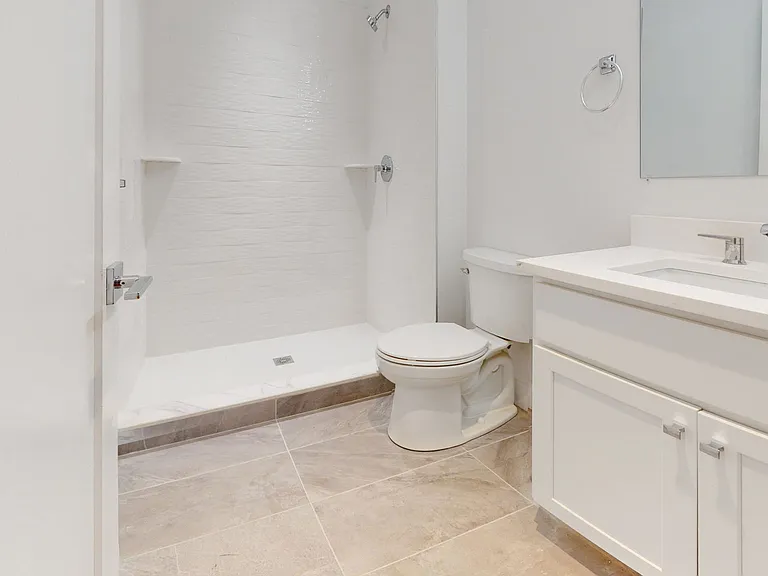 21 Regent Cir #3 — Photo 17