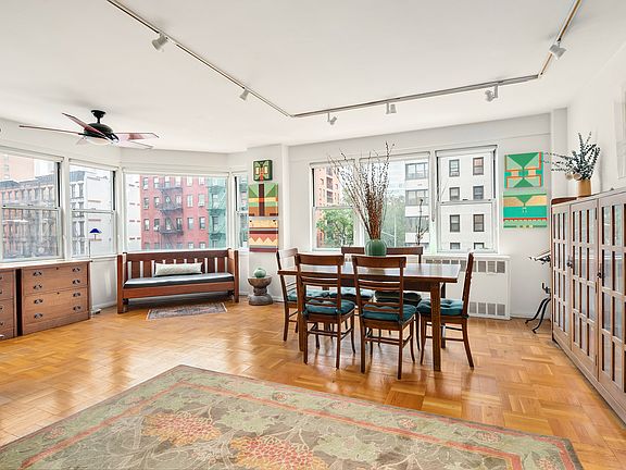3rd image of 174 E 74th St APT 3A