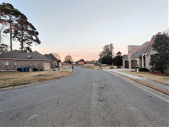 3rd image of 109 Pecan Leaf Dr