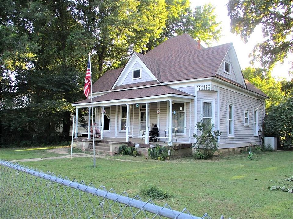 1st image of 635 Church Ave
