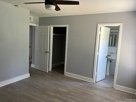 2nd image of 419 Hialeah Ave
