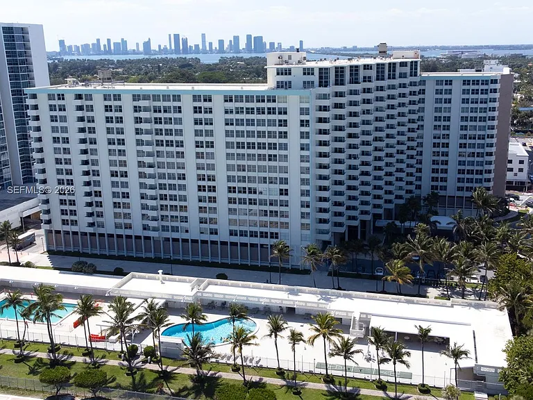 2899 Collins Ave #642 — Photo 16