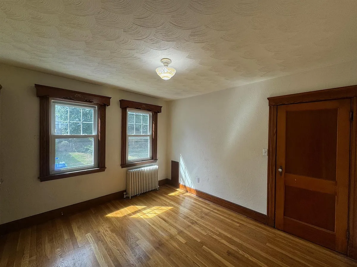 Building Photo - 29 Frederick Ave #2