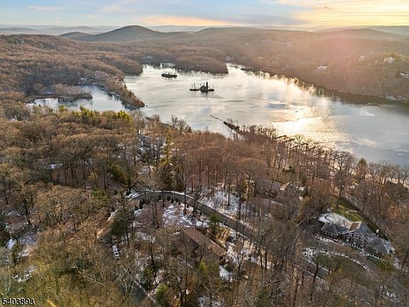 2nd image of 8 Brush Hill Rd