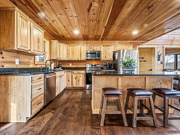 3rd image of 2420 Rainbow Falls Ln
