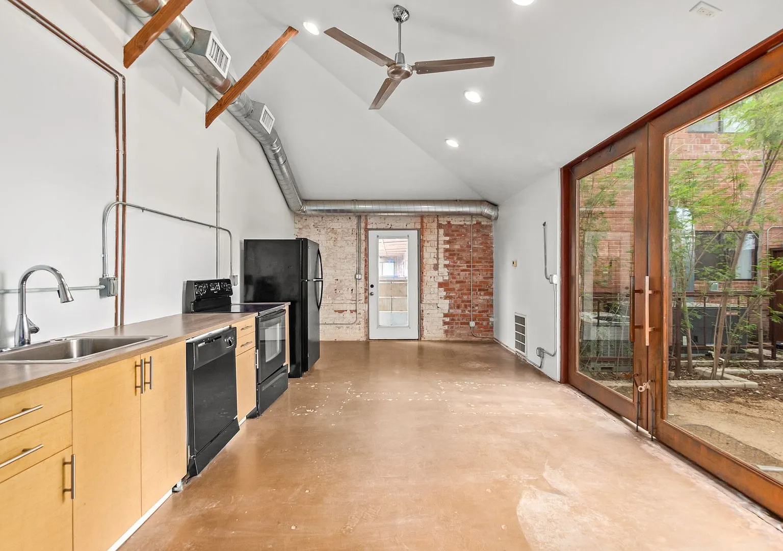 Steelyard Apartments — Photo 4