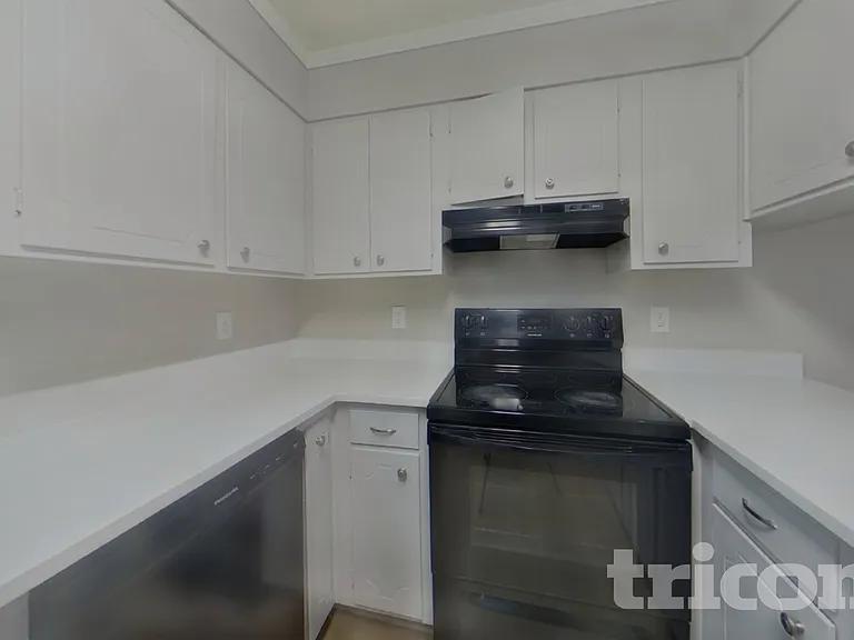 605 Colorado Ct — Photo 6