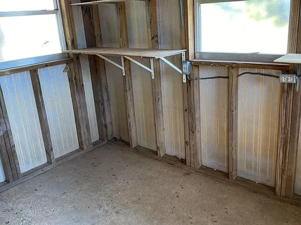 9255 Riverlodge Dr, Moss Point, MS 39562