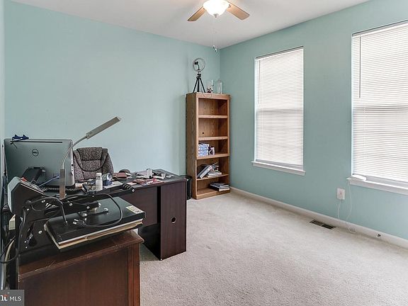 5th image of 128 Sparkling Brook Rd