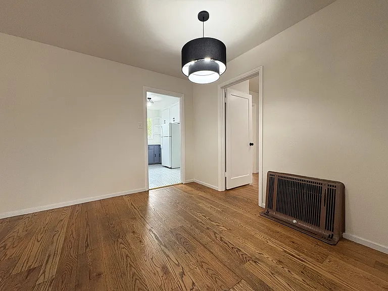 1023 Embarcadero Rd — Photo 8