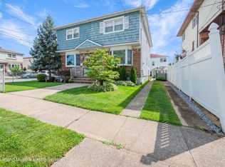 802 Tysens Ln, Staten Island, NY 10306