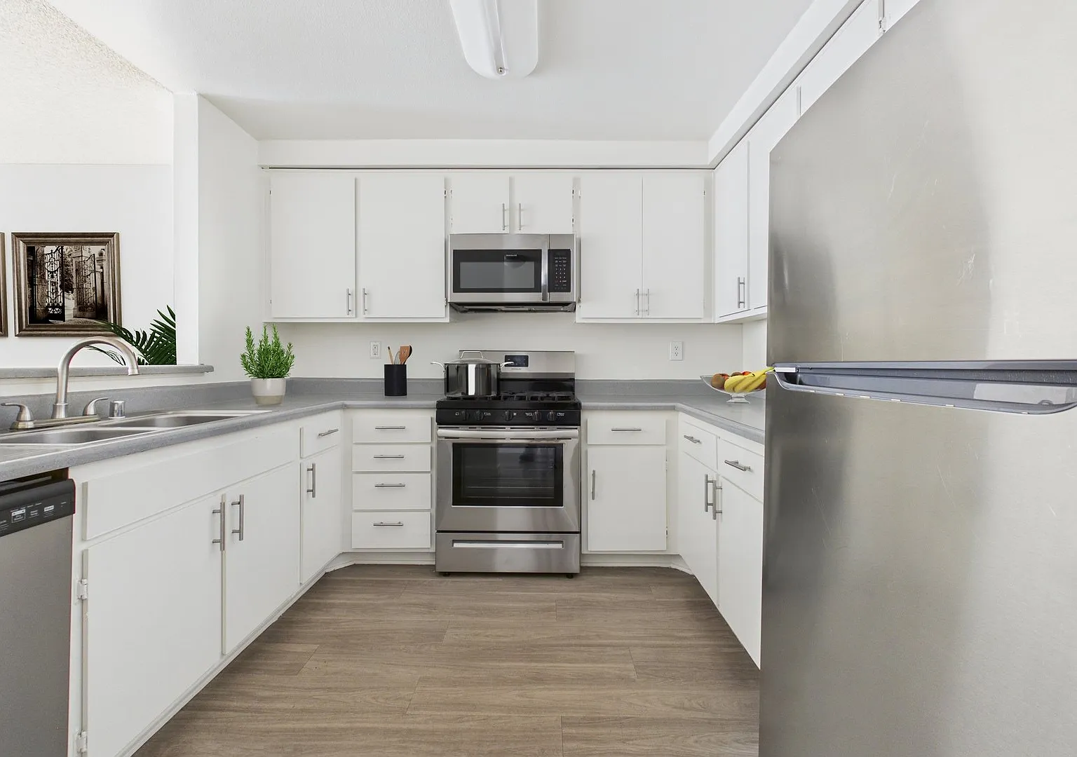 The Woodside Apartments — Photo 1