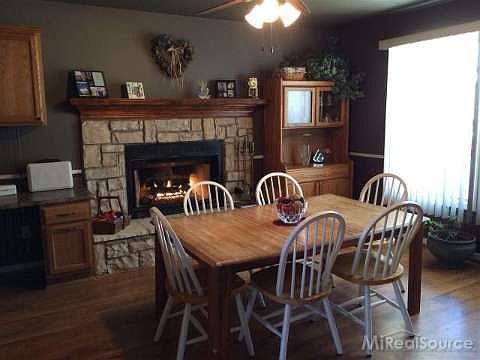 4th image of 39030 Winkler St
