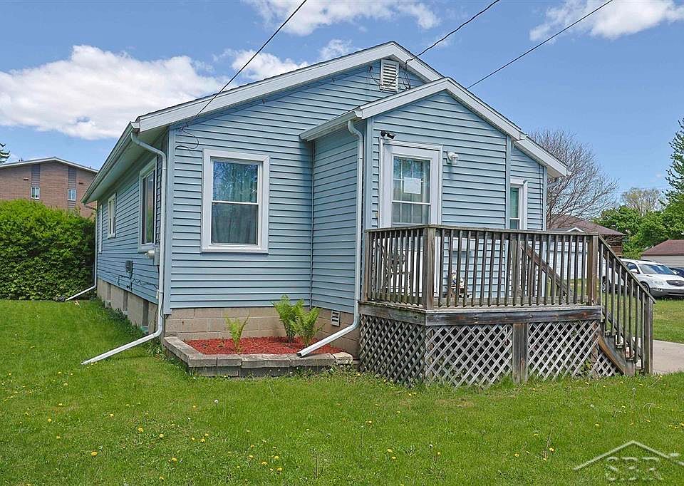 1st image of 807 N Woodbridge St