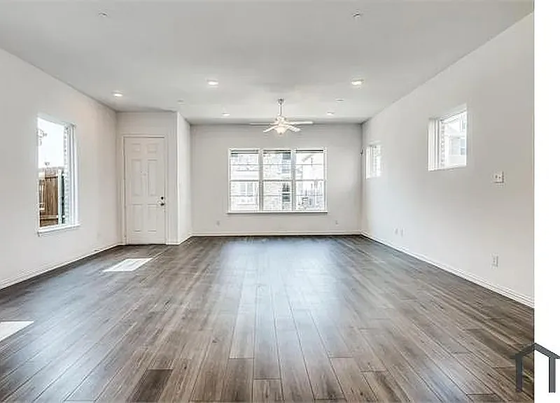 7557 Regal Ln — Photo 4
