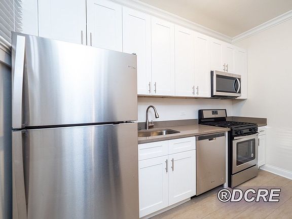 2nd image of 6759 N Sheridan Rd APT 1N