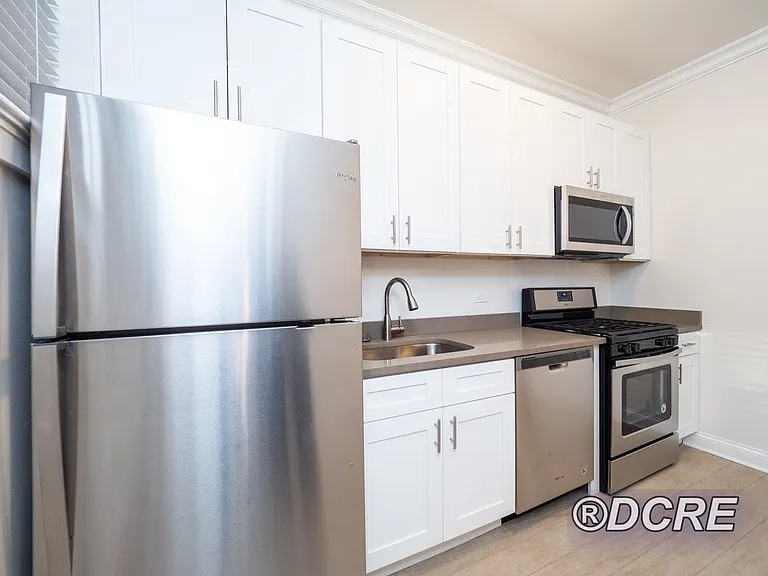 6759 N Sheridan Rd #1N — Photo 2