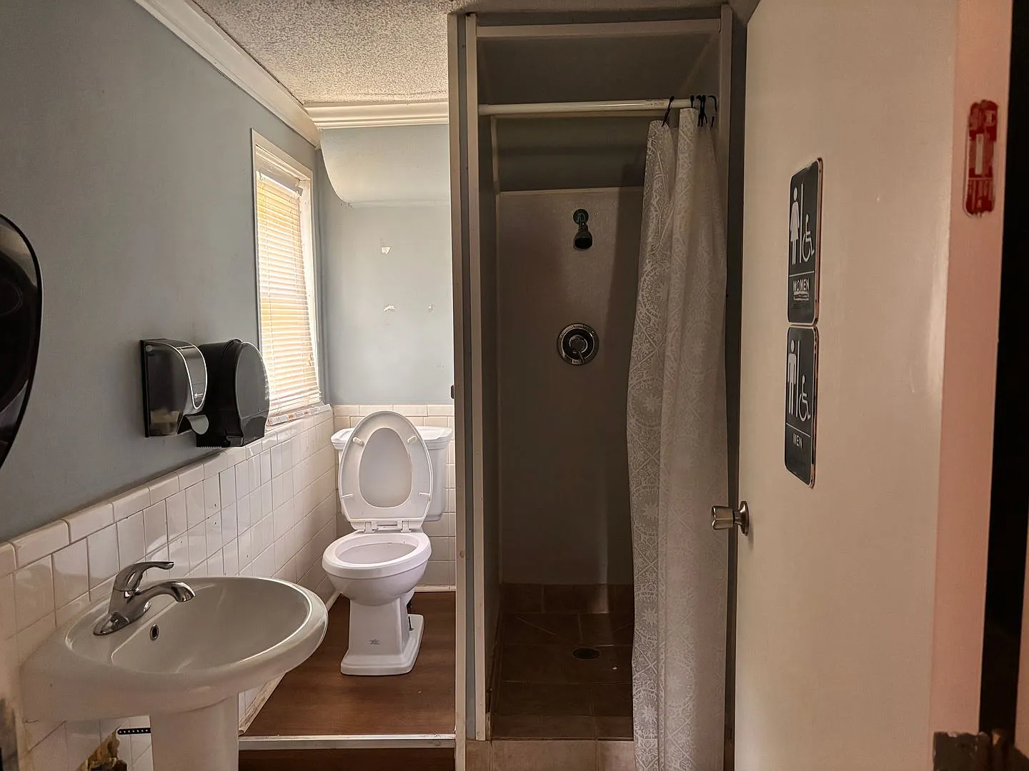 Rooming House For Rent — Photo 2
