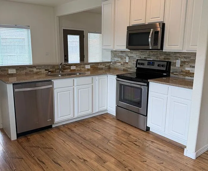 1708 College Park Dr — Photo 3