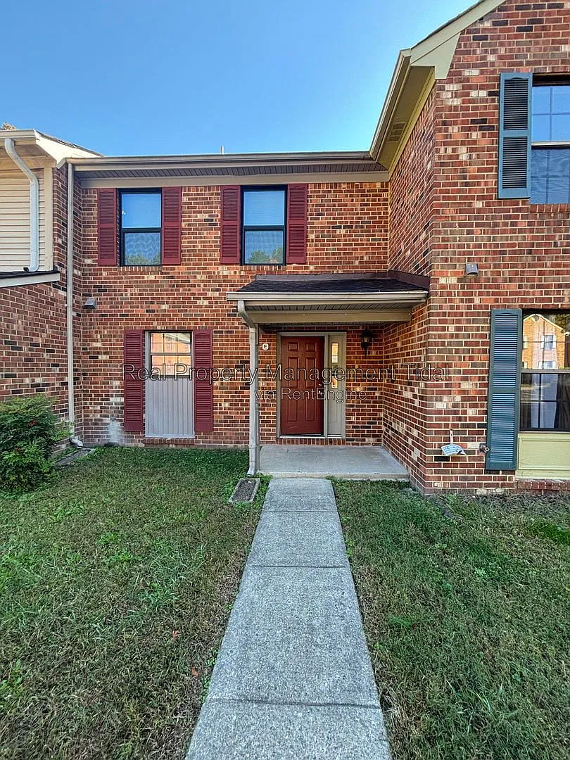 3 bed, 2.0 bath, 1400 sqft, $1,800 — Photo 2