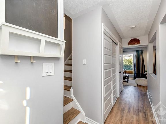 3rd image of 873 Lawnsberry Dr