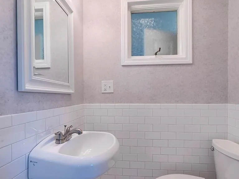 142 E Meadow Rd — Photo 16