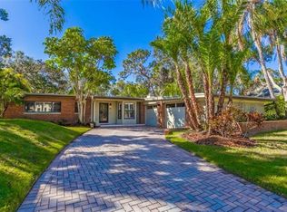 68 Oakdale St, Windermere, FL 34786