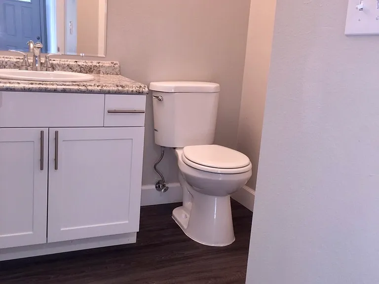 17732 NE Glisan St #32 — Photo 3