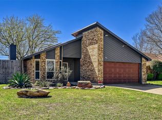 304 Valley Forge Ln, Arlington, TX