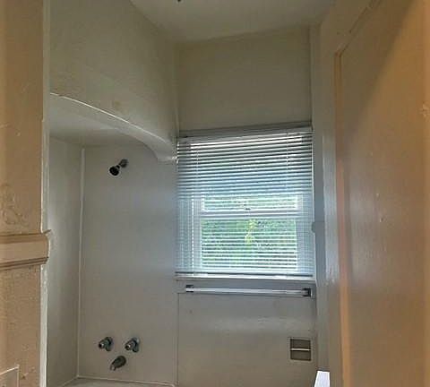 5th image of 1503 N Edison St #1503