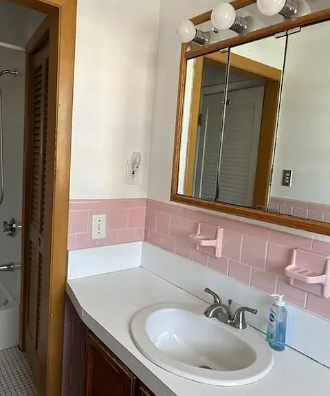 10 Holland St #2 — Photo 10