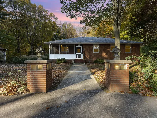 318 Menke Rd, Trail Creek, IN 46360